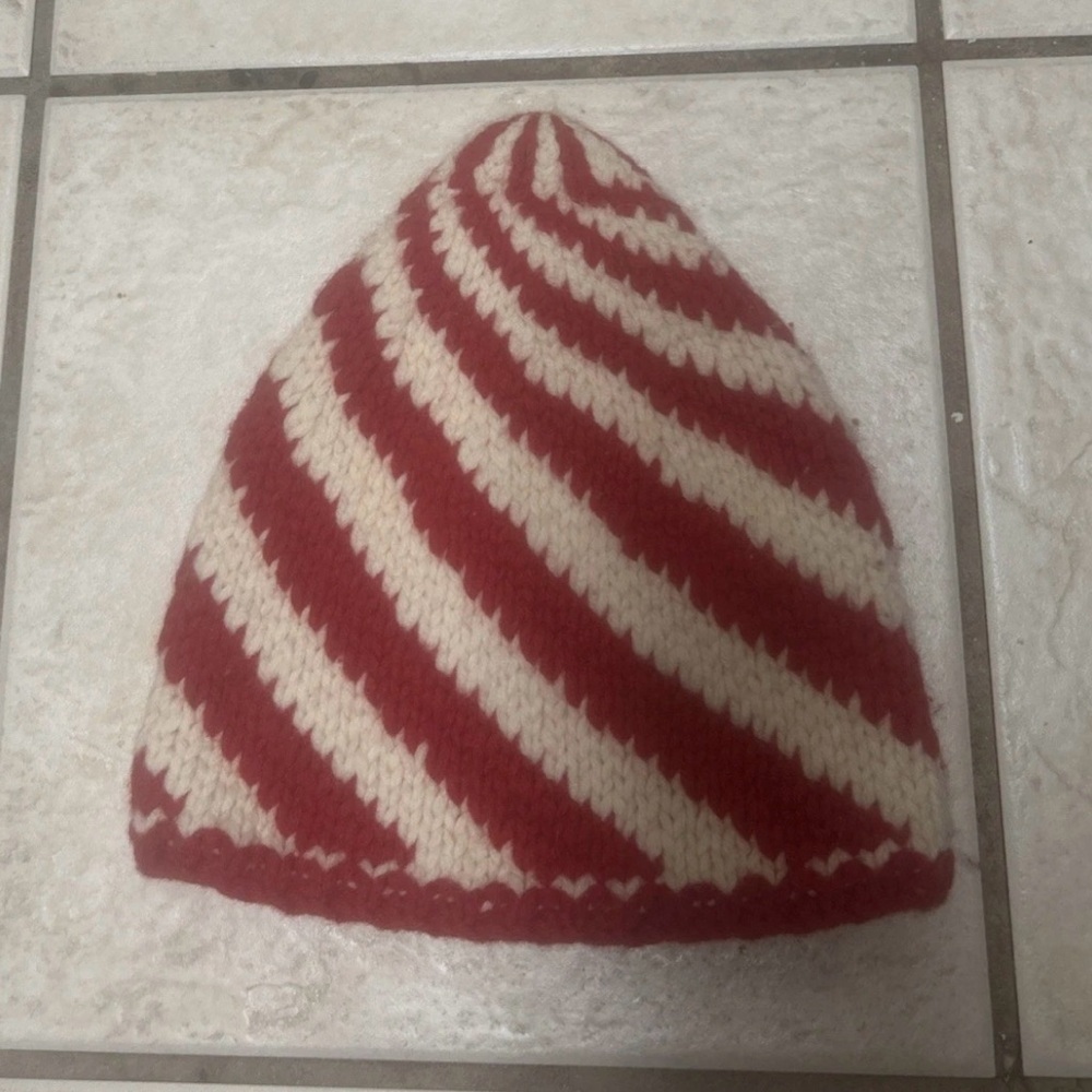 Vintage Y2K 2003 Gap Kids 100 Lambswool Beanie Hat Holiday Red Stripe Winter